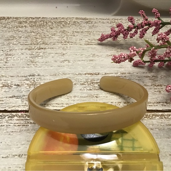 Acrylic Bungle - Picture 3 of 6